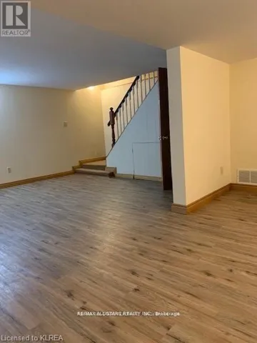 12 PARKWAY (LOWER) AVENUE, Kawartha Lakes (Lindsay), Ontario K9V4T9