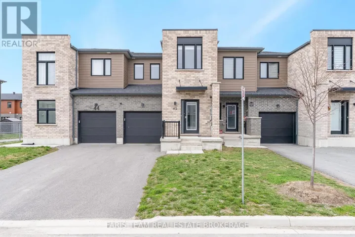 42 FAIRLANE AVENUE, Barrie (Painswick South), Ontario L9J0M9