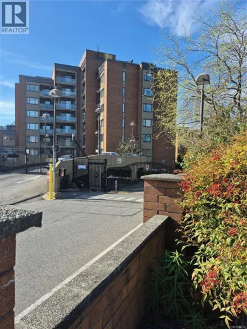 305 103 Gorge Rd E, Victoria, British Columbia V9A6Z2