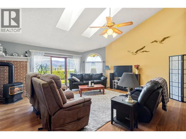 1215 Notch Hill Road Unit# 7, Sorrento, British Columbia V0E2W0