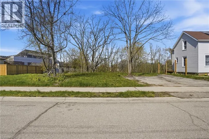 15 ROBINSON Street N, Grimsby, Ontario L3M3C8
