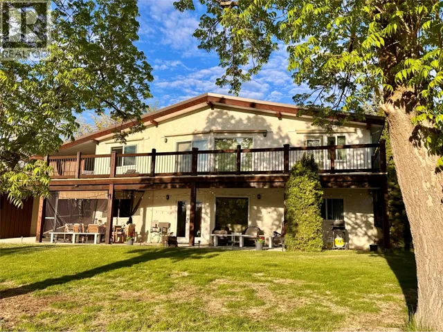 7562 CREST-A-WAY Road, Oliver, British Columbia V0H1T2