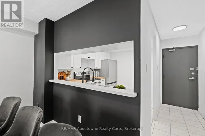 1108 - 300 WEBB DRIVE, Mississauga (City Centre), Ontario L5B3W3