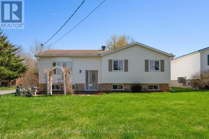 3497 BRUCE STREET, South Stormont, Ontario K6K1N2