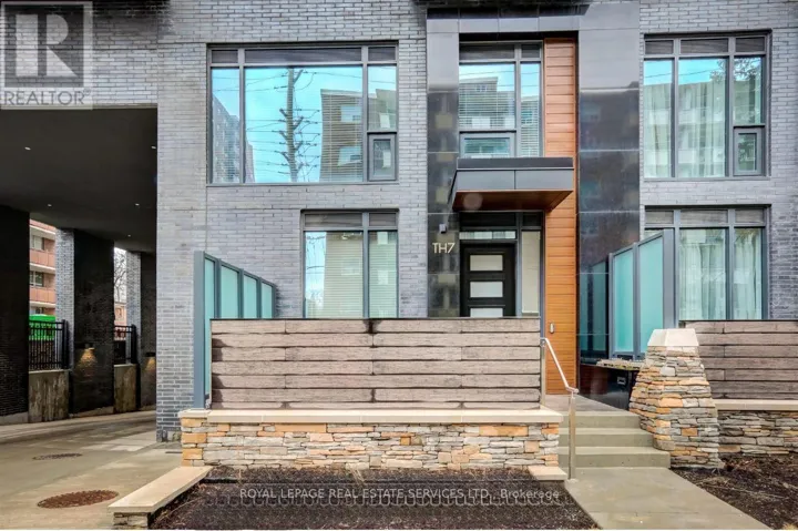 7 - 32 PARK STREET E, Mississauga (Port Credit), Ontario L5G1L7