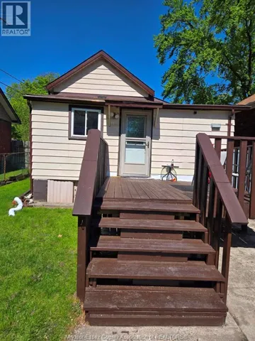 3595 QUEEN, Windsor, Ontario N9C1N8