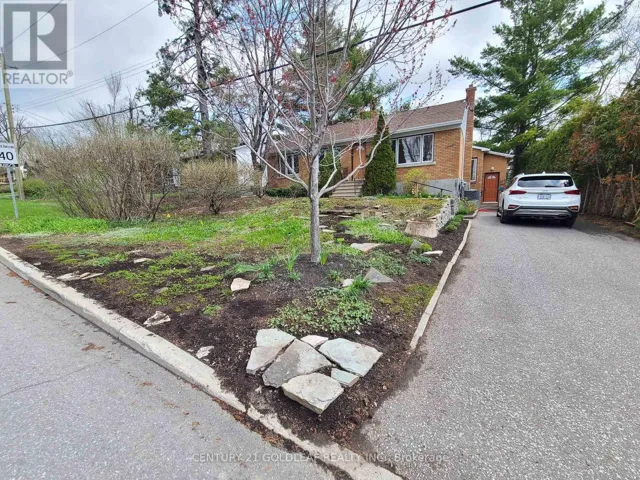 13 CROWNHILL STREET, Ottawa, Ontario K1J7K1