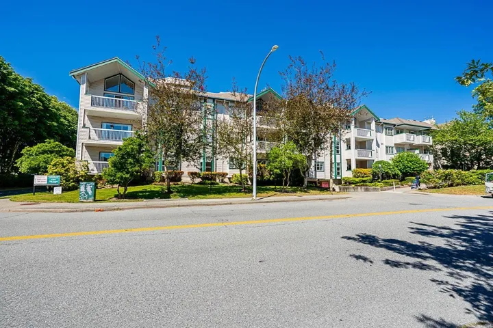 202 13911 70 AVENUE, Surrey, British Columbia V3W6B4