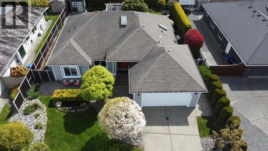 763 Anson Pl, Qualicum Beach, British Columbia V9K2J4