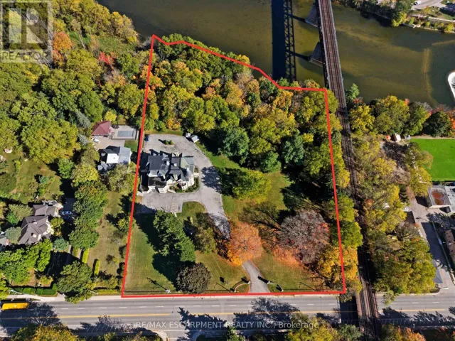 185 GRAND RIVER STREET N, Brant (Paris), Ontario N3L2N2