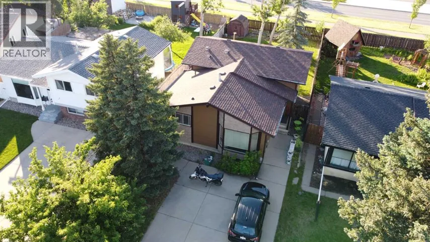 78 Pensacola Court W, Lethbridge, Alberta T1K4R6