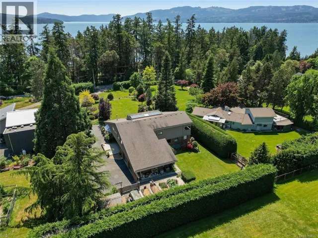 564 Towner Rd, North Saanich, British Columbia V8L5L8