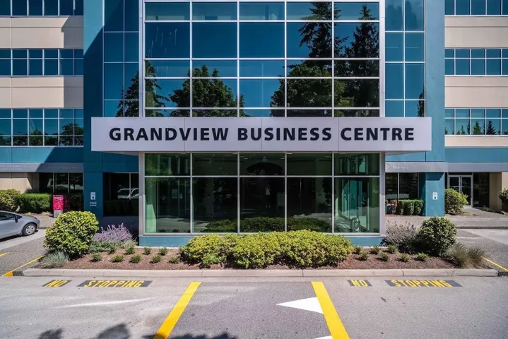 208 2626 CROYDON DRIVE, Surrey, British Columbia V3Z0S8