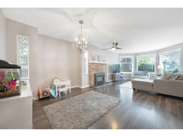 9286 212 STREET, Langley, British Columbia V1M2B5