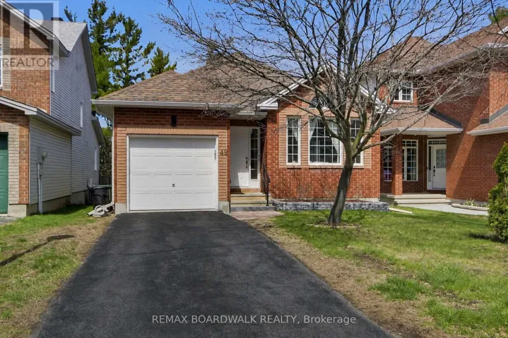 48 MARICONA WAY, Ottawa, Ontario K2T1H2
