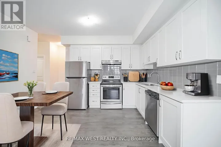 20 - 39 JOHN PERKINS BULL DRIVE, Toronto (Downsview-Roding-CFB), Ontario M3K0C3