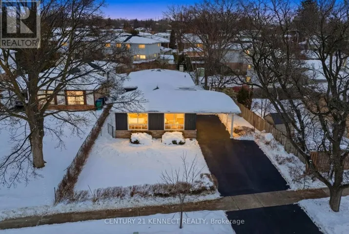 2121 BAYNHAM COURT, Mississauga (Cooksville), Ontario L5A1H1