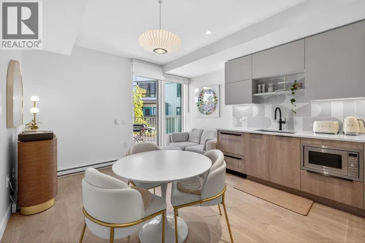216 322 E 15TH AVENUE, Vancouver, British Columbia V5T0K5