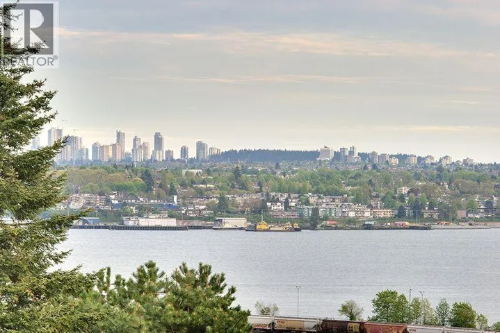 701 145 ST GEORGES AVENUE, North Vancouver, British Columbia V7L3G8
