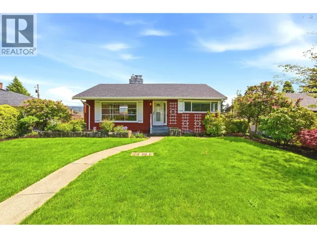 412 BLAIR AVENUE, New Westminster, British Columbia V3L4A3
