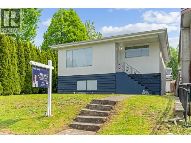 5702 LANCASTER STREET, Vancouver, British Columbia V5R4A7