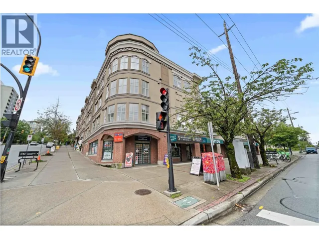 104 E 3RD STREET, North Vancouver, British Columbia V7L1E6