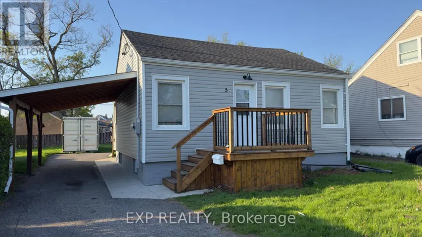 5 PLYMOUTH AVENUE, St. Catharines (E. Chester), Ontario L2R2X8