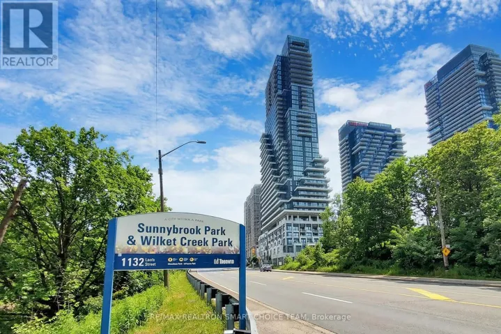 212 - 10 INN ON THE PARK DRIVE, Toronto (Banbury-Don Mills), Ontario M3C0P9