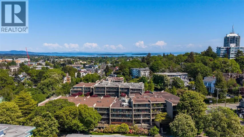 205 1419 Stadacona Ave, Victoria, British Columbia V8S5J3