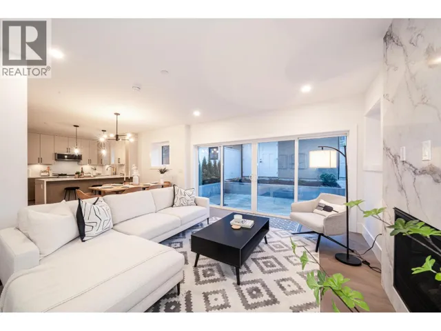 1 2735 W 8TH AVENUE, Vancouver, British Columbia V6K2B7