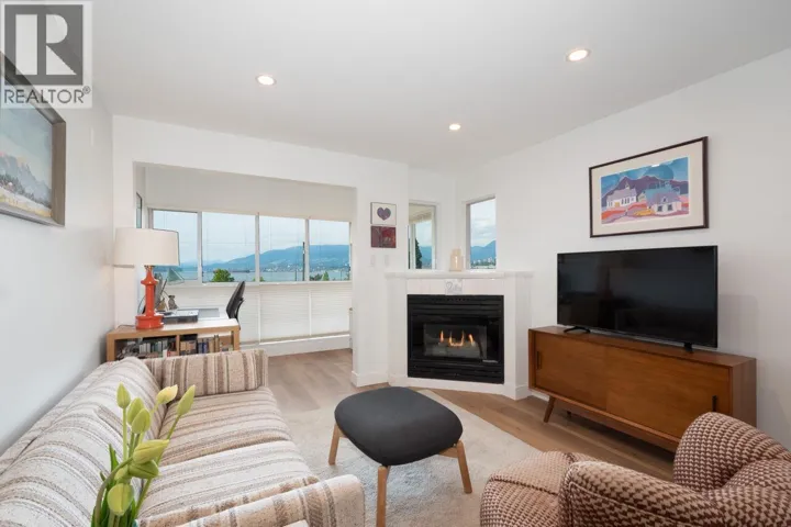 208 2211 WALL STREET, Vancouver, British Columbia V5L1G4
