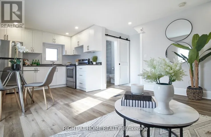 UPPER - 124 AGNES STREET, Oshawa (O'Neill), Ontario L1G1V4