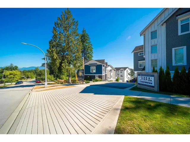 26 9762 182A STREET, Surrey, British Columbia V4N6W5