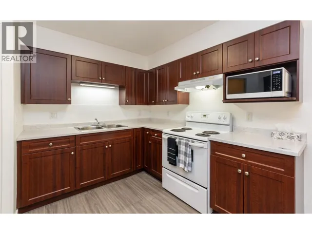 1070 1 Street SE Unit# 6, Salmon Arm, British Columbia V1E0B6