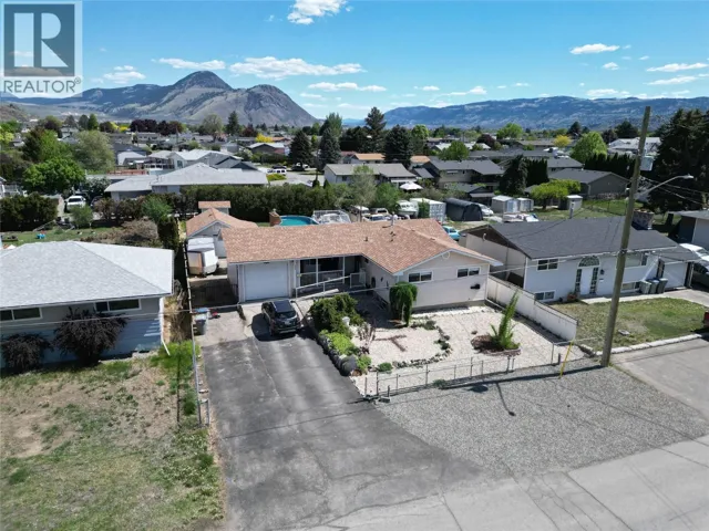 1087 LAROQUE Street, Kamloops, British Columbia V2B5L6