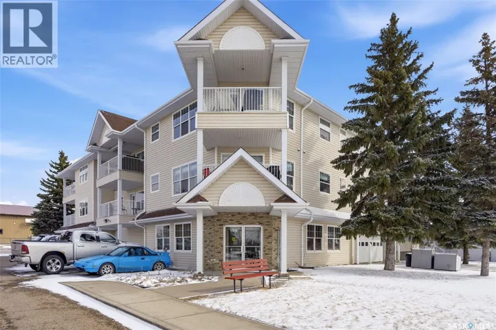 303 100 5th AVENUE, Regina Beach, Saskatchewan S0G4C0