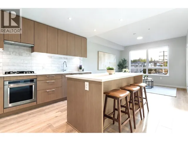 312 110 E 17TH STREET, North Vancouver, British Columbia V7L2V5