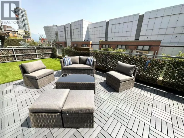311 555 ABBOTT STREET, Vancouver, British Columbia V6B6B8