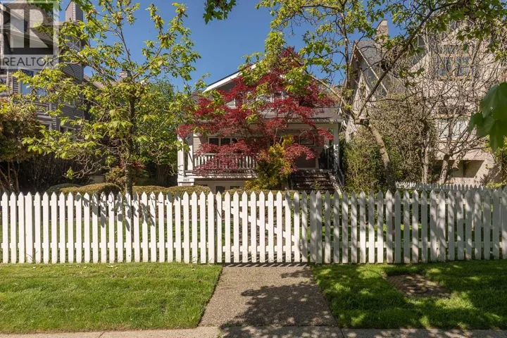 1935 W 12TH AVENUE, Vancouver, British Columbia V6J2G1