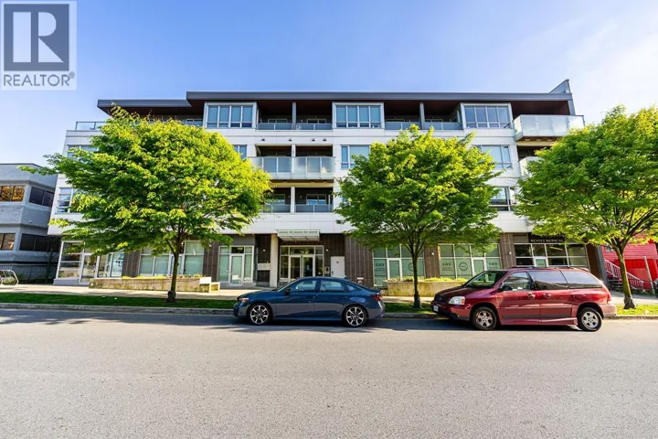 204 711 W 14TH STREET, North Vancouver, British Columbia V7M3E8