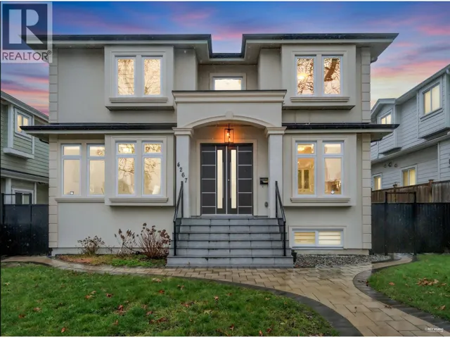 4267 PARKER STREET, Burnaby, British Columbia V5C3C4