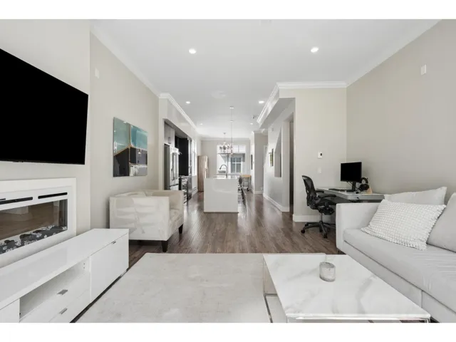 16 2528 156 STREET, Surrey, British Columbia V4P0E7