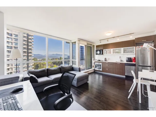 909 10777 UNIVERSITY DRIVE, Surrey, British Columbia V3T0E6