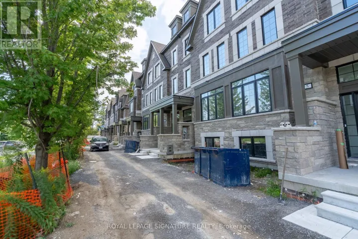 70 - 23 SELFRIDGE WAY, Whitby (Downtown Whitby), Ontario L1N6M5