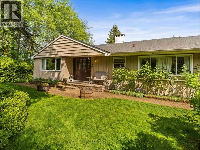 998 FAIRWAY DRIVE, North Vancouver, British Columbia V7G1L8