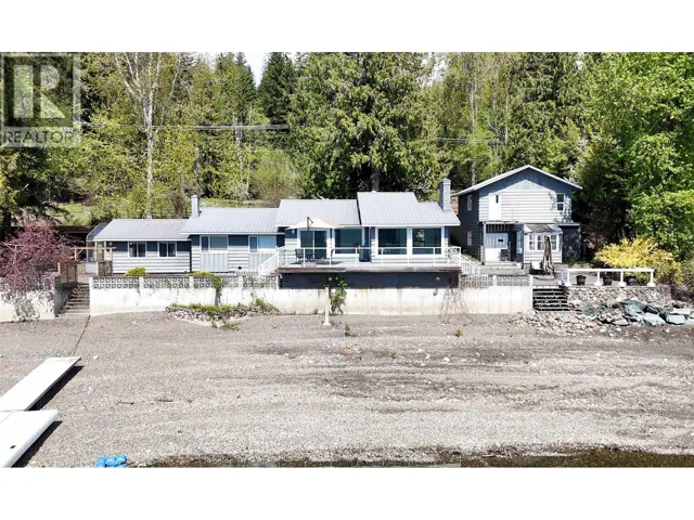 6726 Squilax Anglemont Road, Magna Bay, British Columbia V0E1M7