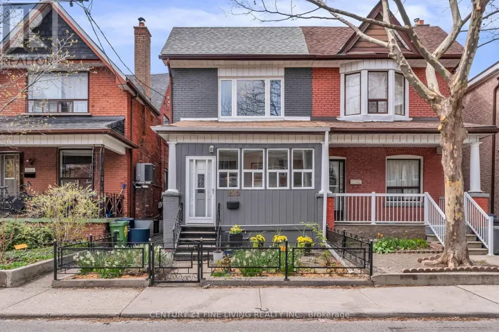 220 ST HELEN'S AVENUE, Toronto (Dufferin Grove), Ontario M6H4A3