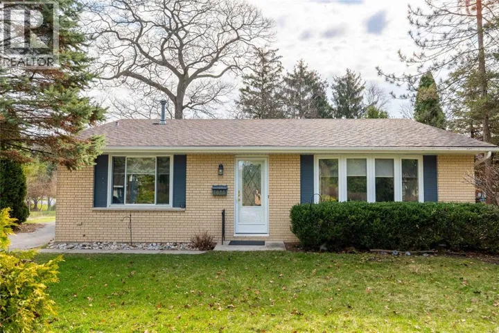 1644 Tyrie DRIVE, Sarnia, Ontario N7V3P7