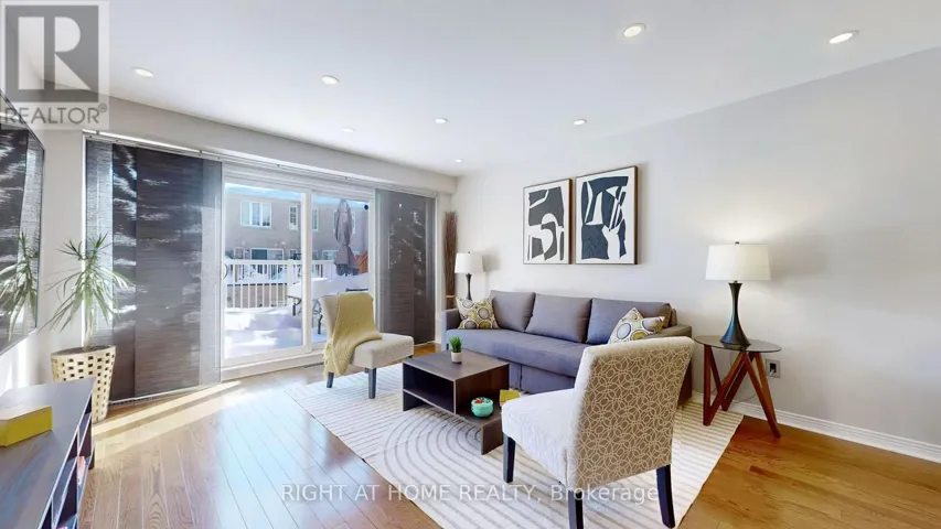 49 WILKES CRESCENT, Toronto (Clairlea-Birchmount), Ontario M1L0B4