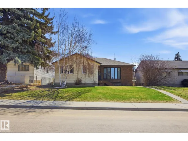 10667 65 ST NW, Edmonton, Alberta T6A2N9
